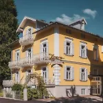 Dora Petit Hotel 3*