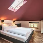 Hotel Dora Petit 3*