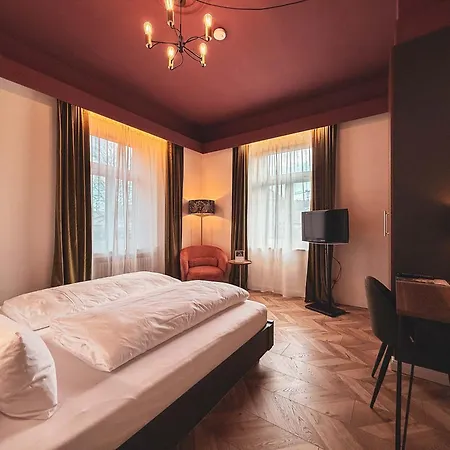 Hotel Dora Petit