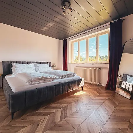 Dora Petit Hotel 3*
