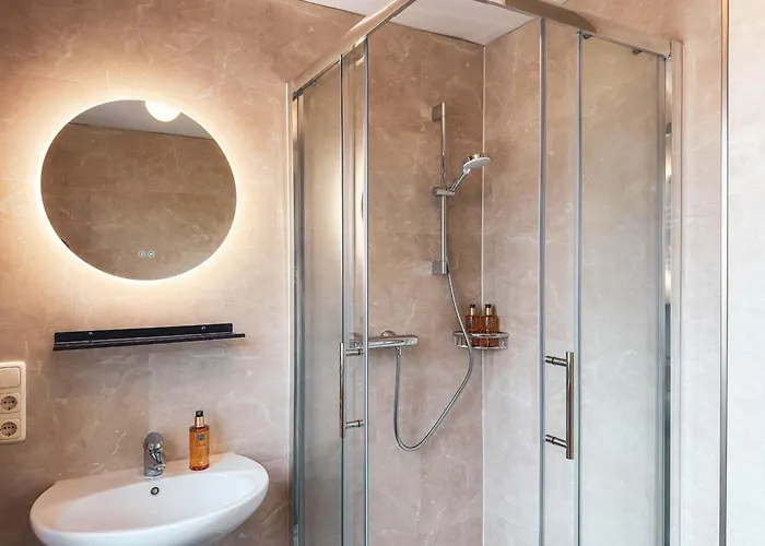 Dora Petit Hotel 3*