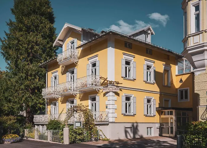 Dora Petit Hotel 3*