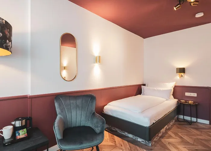 Dora Petit Hotel 3*